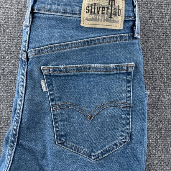 Levi's Silvertab Women Mom Jeans Baggy Size 30 Denim Cotton Blend ACTL 29X27 - Picture 1 of 16